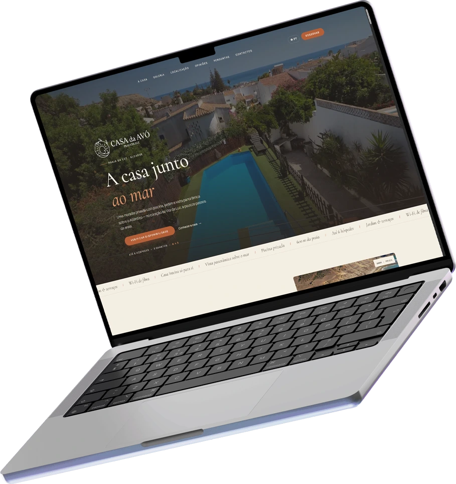 Mockup do website Casa da Avó com portal de reservas e pagamento Stripe